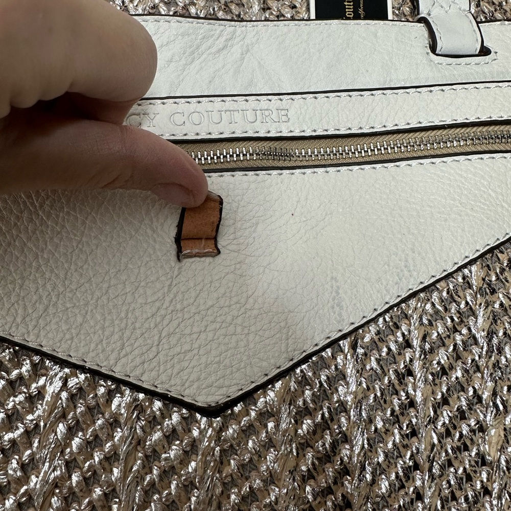Juicy Couture Palm Springs Metallic
Straw Tote Bag white and silver - Picture 13 of 15